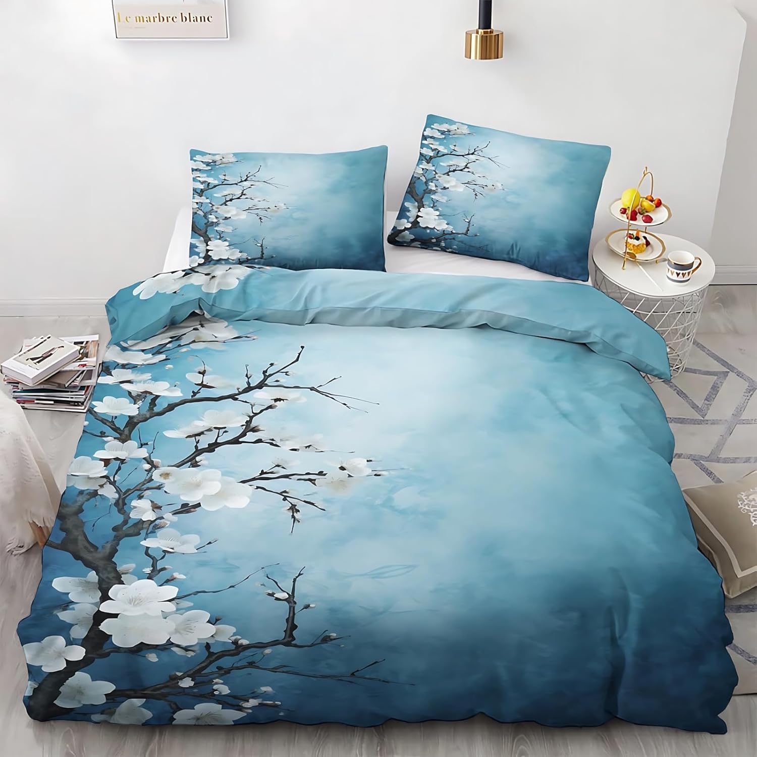 Parure de lit 240x260 en microfibre premium motif fleur d’abricot et finitions éclair