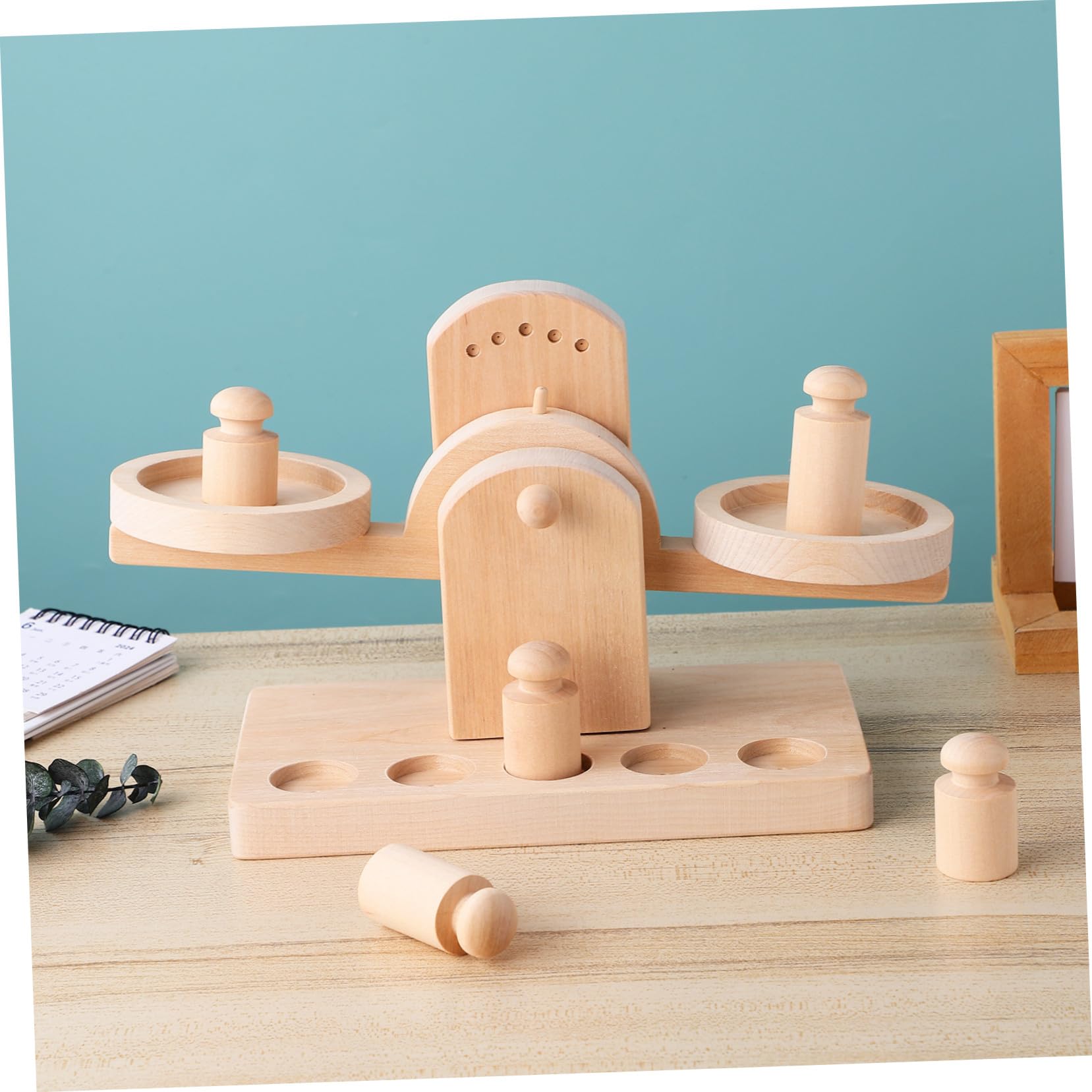 Giocattolo Educativo in Legno per Bambini Bilancia a Doppio Piatto, Gioco Creativo e Bilanciamento per Festa Scuola Decor e Apprendimento Divertente