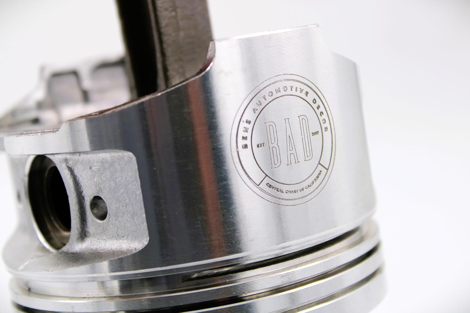 Engine Piston Desk Clock for Car Enthusiasts – Unique Industrial Decor, Car Guy Gift, Motorhead Desk Accessory, Automotive Piston Art, Race Car-Inspired Clock for Home and Office Decor