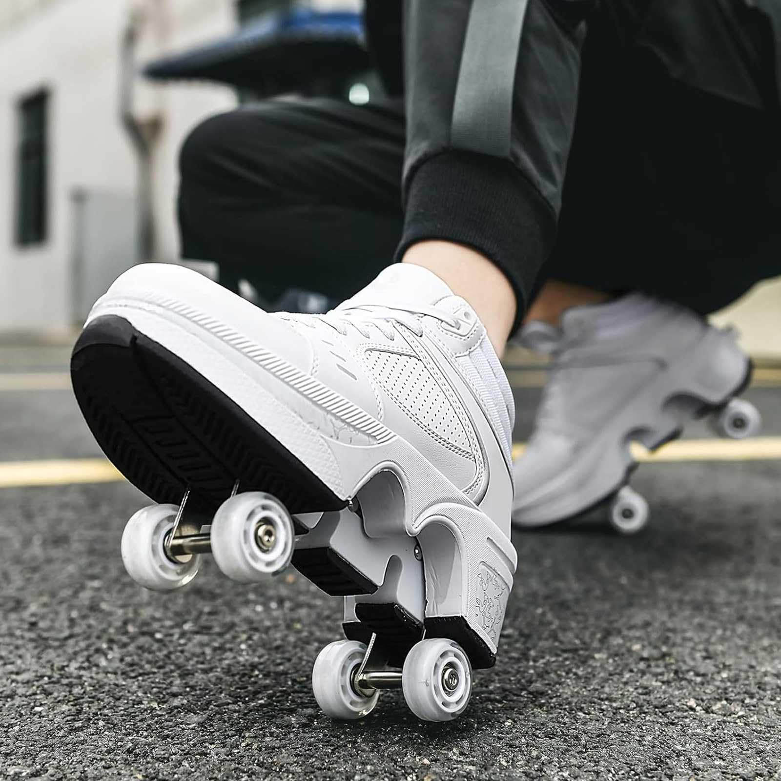 Chaussures à roulettes pour garçons et Filles Basket a Roulette Retractable Baskets Chaussures Qui se transforment en Roller avec 4 Roues pour Adolescents et Adultes