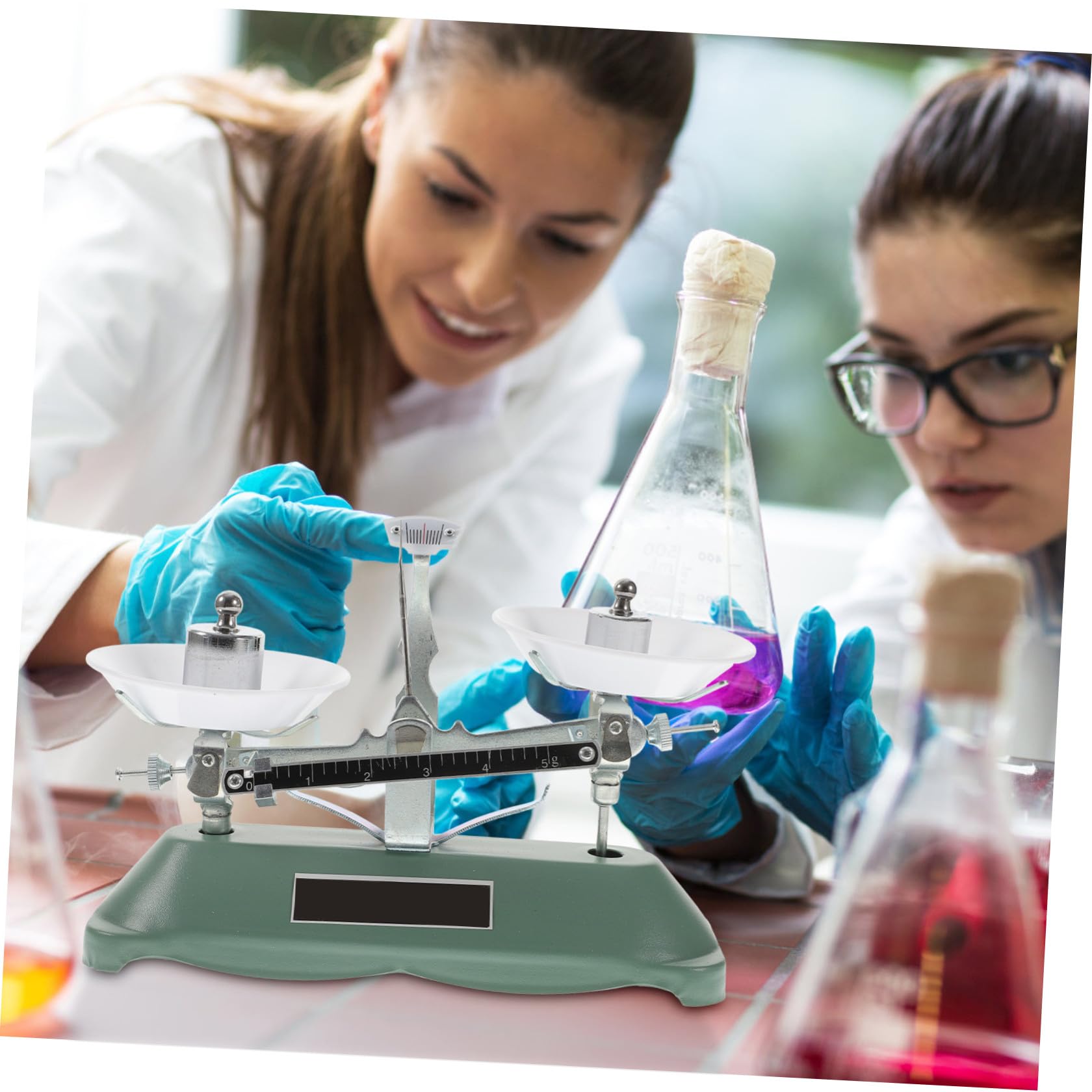 Bilancia da Laboratorio a Tre Travi per Esperimenti Scientifici