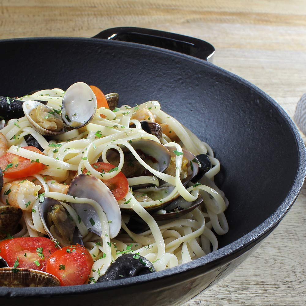 MGF Ferro - Wok Czarny 30 cm, Żeliwo, Optymalne Zatrzymywanie i Rozprowadzanie Ciepła, Do Wszystkich Rodzajów Kuchenek, Indukcja, Wolny od PFOA i PTFE