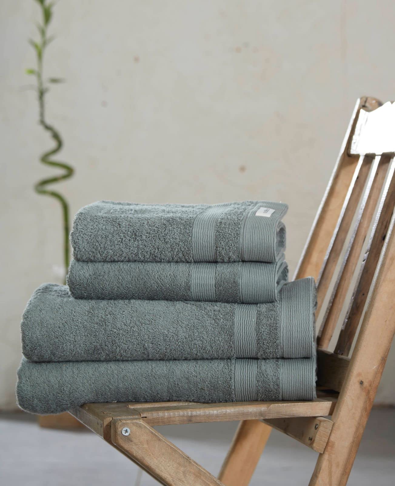 PandaHome Handtuch Set aus Baumwolle 100%, 2 Badetucher, 2 Handtücher | Towel, Schnelltrocknend Weich Saugstark 500 g/m² (Ovilgrün)