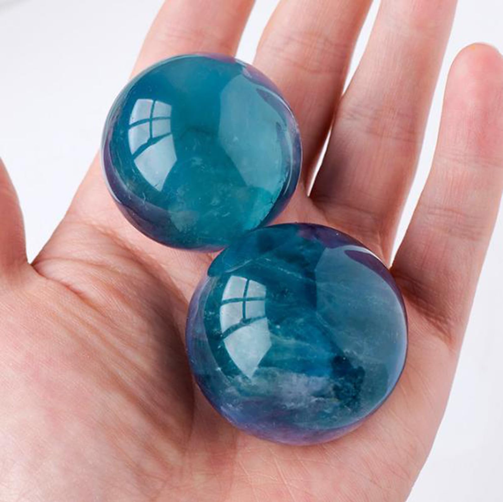 Bola de Cristal de Fluorita Azul con Soporte, Bola de Piedra Preciosa de Esfera de Cristales Naturales, Bola Redonda de Piedra Pulida de Energía Curativa, Decoración del Hogar,60~70mm