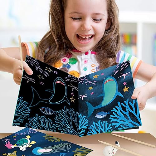 Miniatura 10 de Juego de 2 libros de arte mágico para rascar para niños, unicornios y princesas, juego de 2 piezas de papel mágico para rascar para niños,