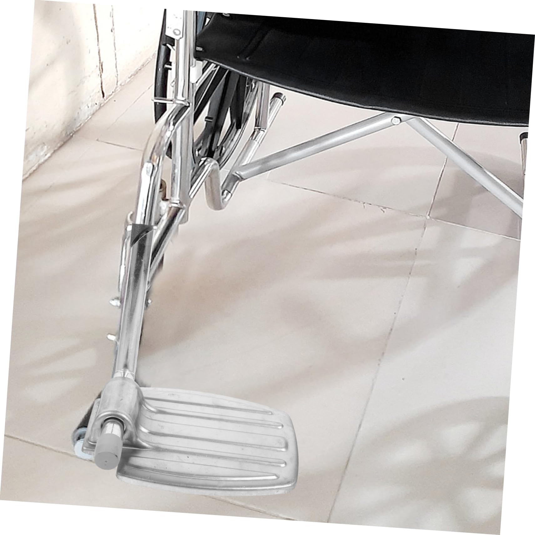 Mipcase Reposapiés Pedal de Repuesto para de Metal Ligero Silla de Ruedas y Fácil de Transportar en Color Plata para Usuarios Movilidad Reducida