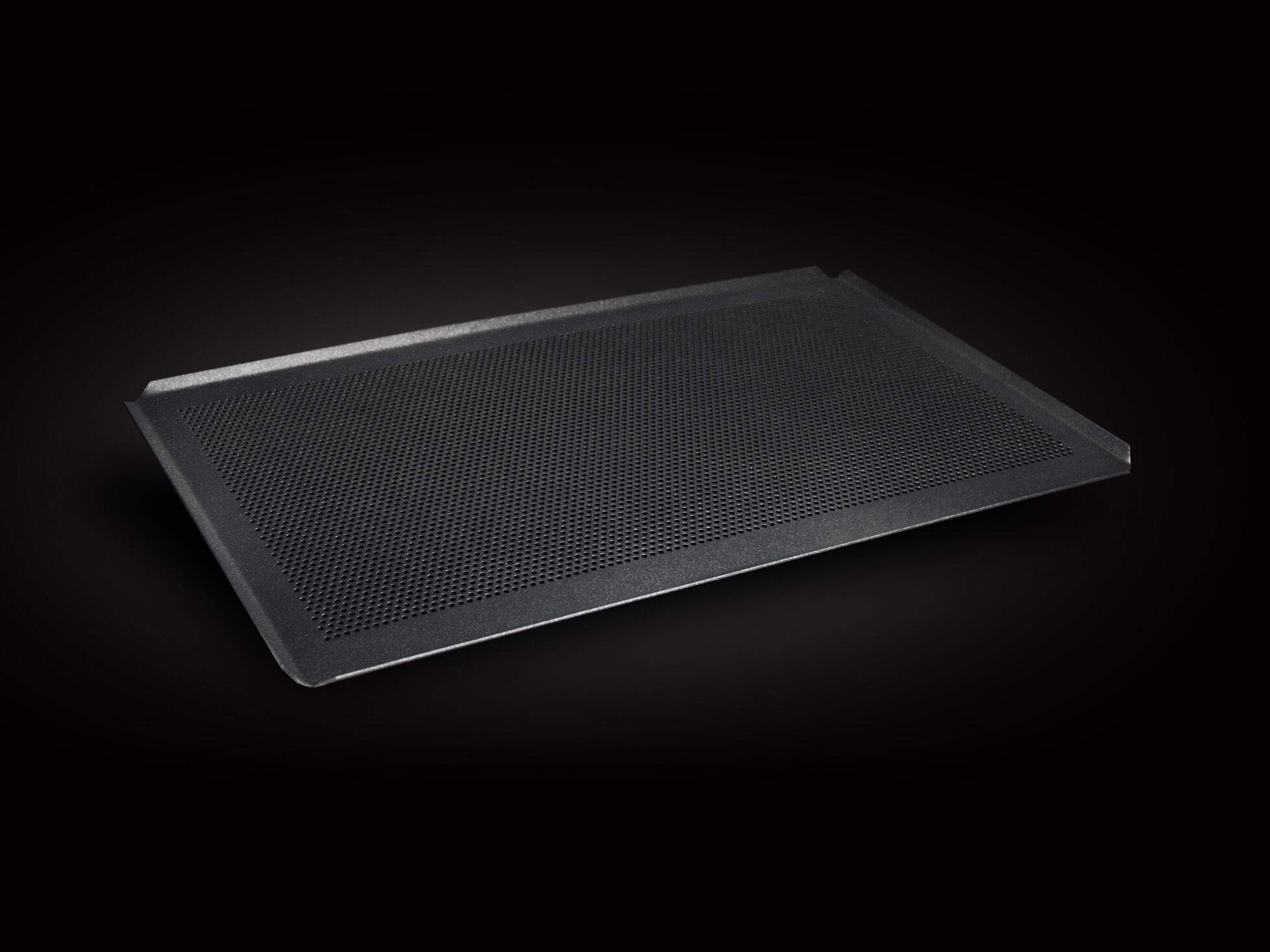 AMT Gastroguss GN 1/1 - Teglia da forno, 53 x 32,5 cm, forata in alluminio pressofuso, finitura antiaderente Lotan®, composto da 2 teglie da forno, AMZN-DUO-5333BBL-1