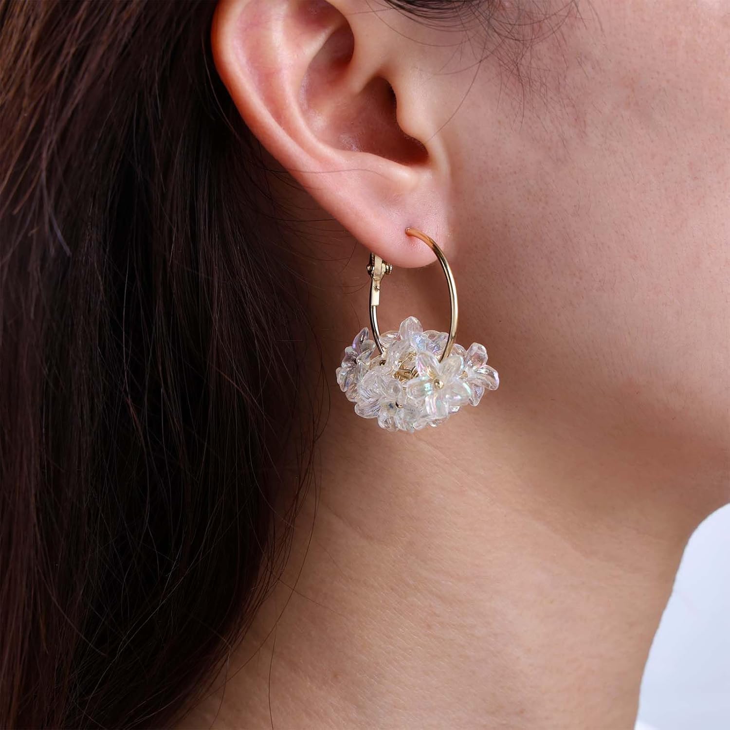Acrylic Flower Hoop Earrings Resin Flower Dangle Earrings White Tiny Flower Earrings Floral Cluster Drop Earrings Hollow Circle Huggie Earrings Jewelry for Women - Image 5