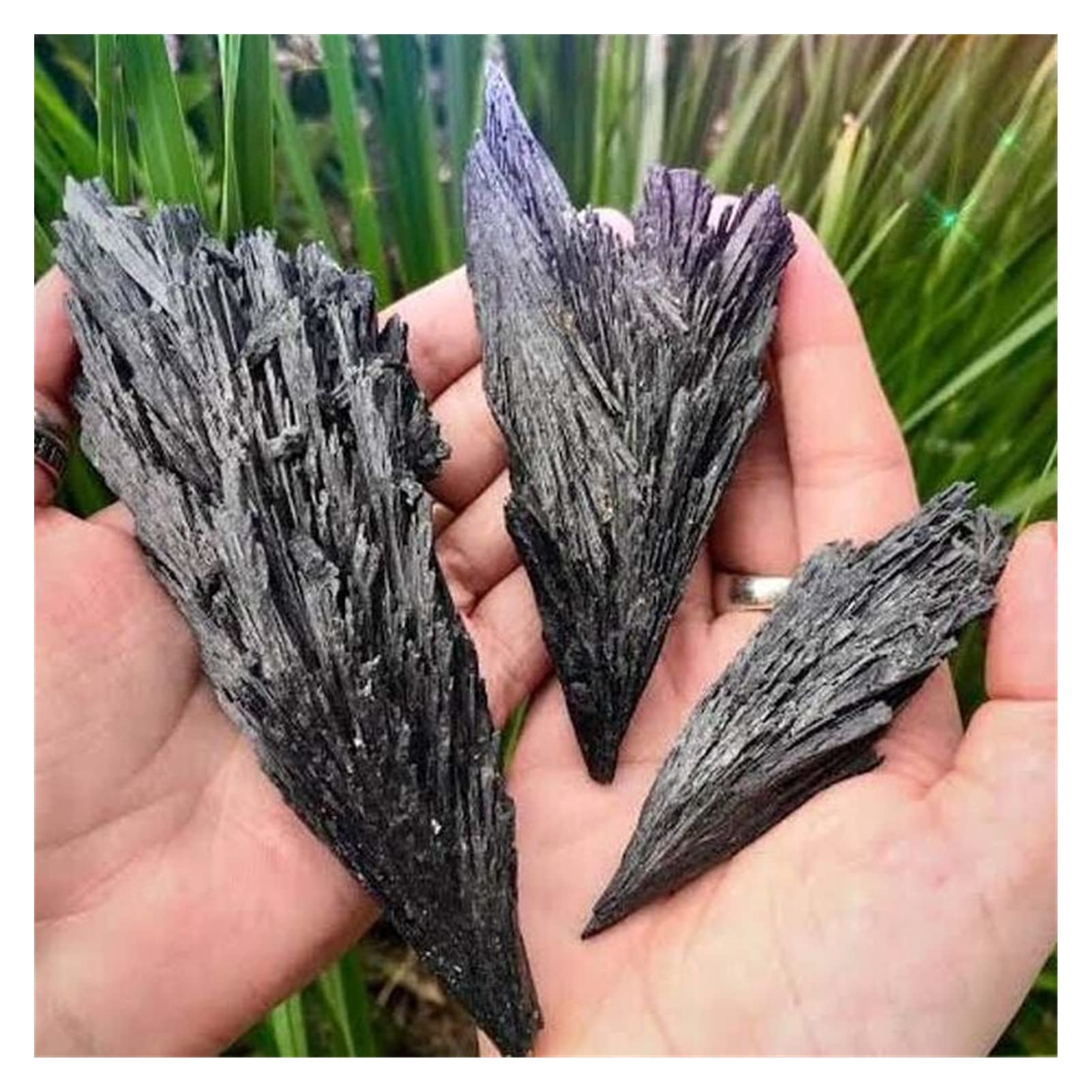 Cristal Naturel Rugueux Cristaux de Cyanite Noire Brute Naturelle Minéral de Cyanite Noire Brute(Wholesale 100g,Small(3-5cm))