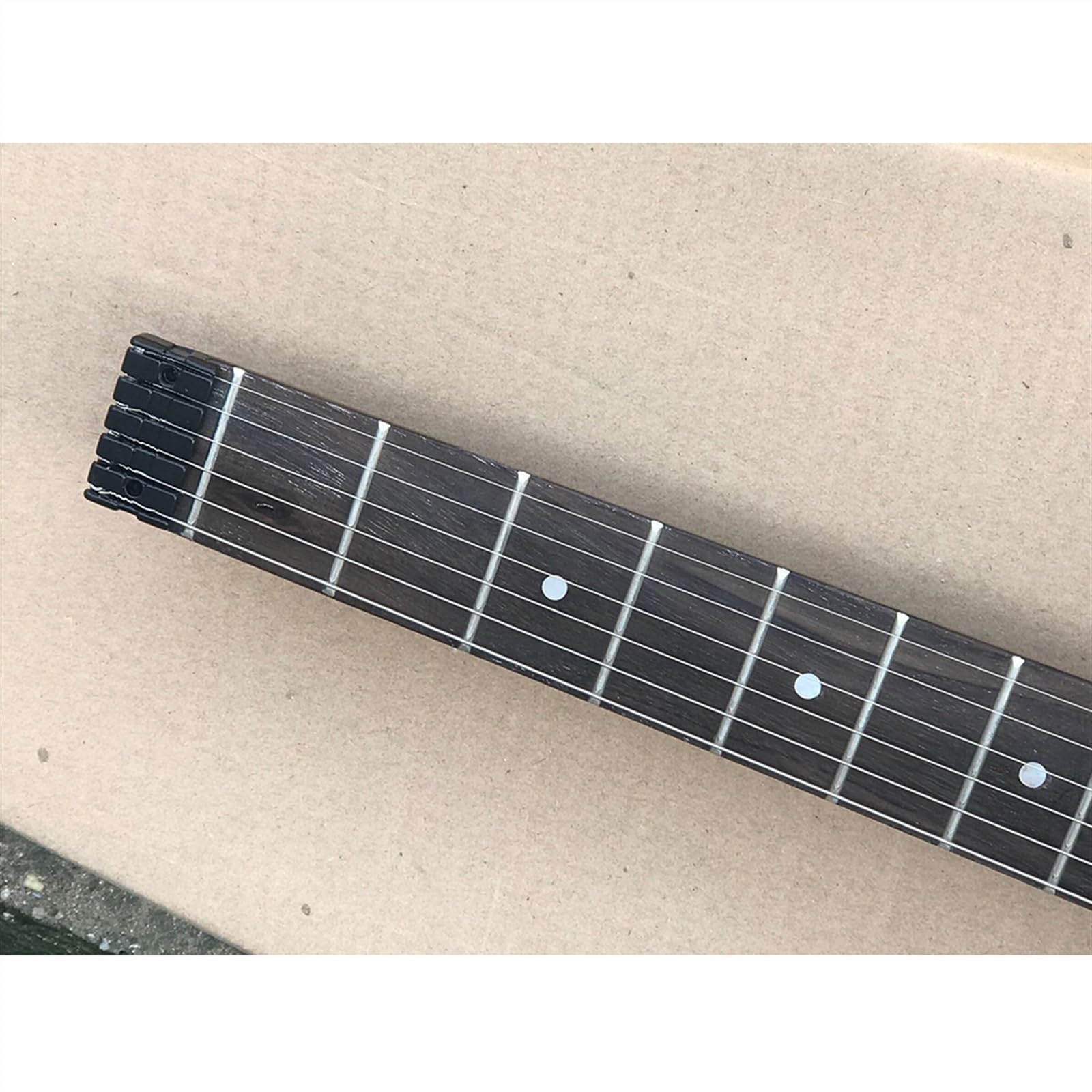 Chitarra Elettrica Senza Testa Nera A 6 Corde Con Tastiera In Palissandro Con Rilegatura Bianca 24 Tasti Professionale Chitarra Elettrica Senza Testa