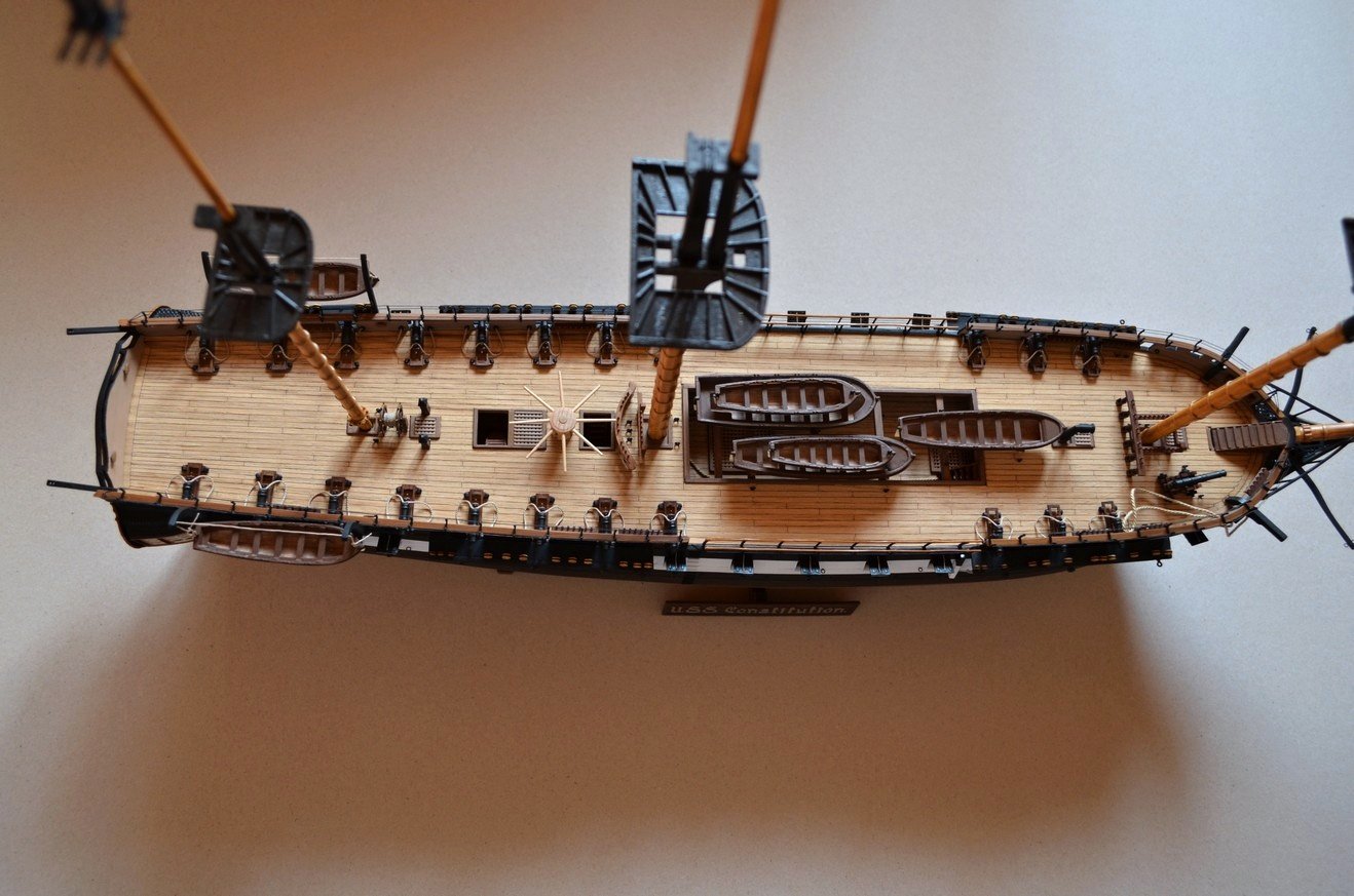 Amazon.co.jp: Revell USS Constitution - リアルなオークウッドデッキ