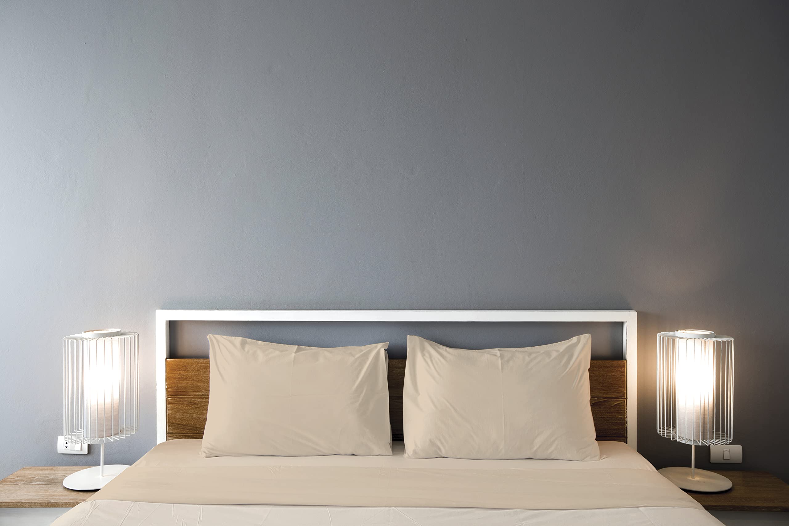 GEMITEX Completo letto Matrimoniale, Colore SABBIA, con Trattamento NO-STIRO, effetto Raso, in 100% Microfibra di poliestere. Composto da 2 lenzuola e 2 federe TINTA UNITA. Made in Italy