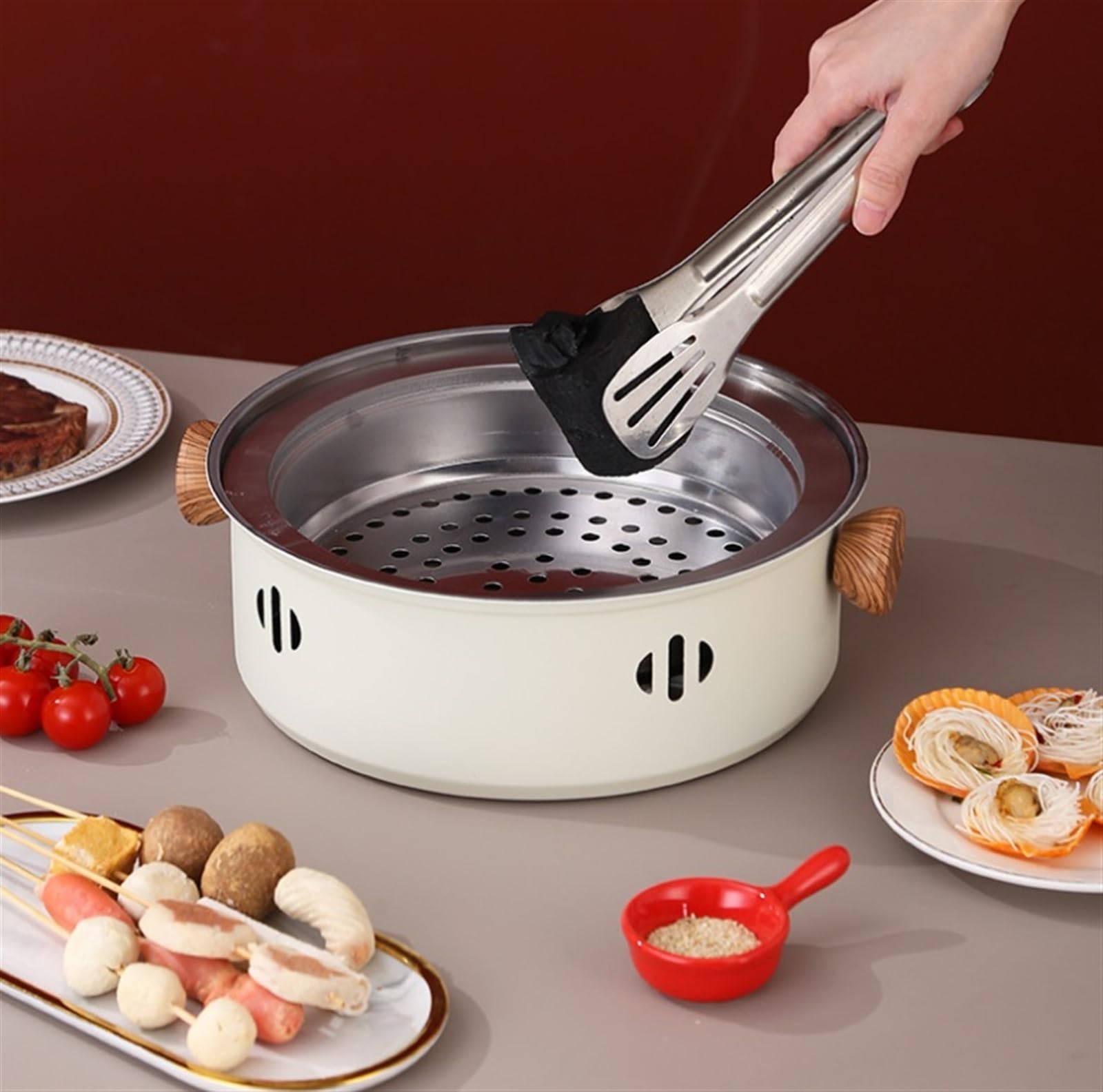 Tragbarer Holzkohlegrill für Outdoor-Camping und Picknicks, kompaktes Schreibtisch-Tisch-Design