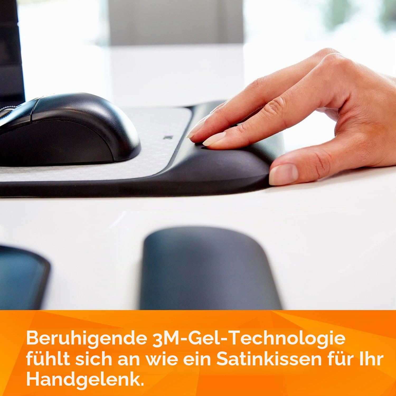3M Präzises Mauspad mit Gel-Handgelenkauflage, beruhigender 3M-Gel-Technologie und seidenmatter Bezug für ganztägigen Komfort, optische Maus Leistung und batteriesparendes Design (MW85B), 8.4" x 8.8"