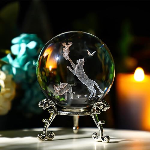ZEERSHEE Bola de Cristal de 60mm con Soporte - Esfera de Gato 3D de Vidrio Grabada con Láser y Peso de Papel - Regalos para Amantes de los Gatos