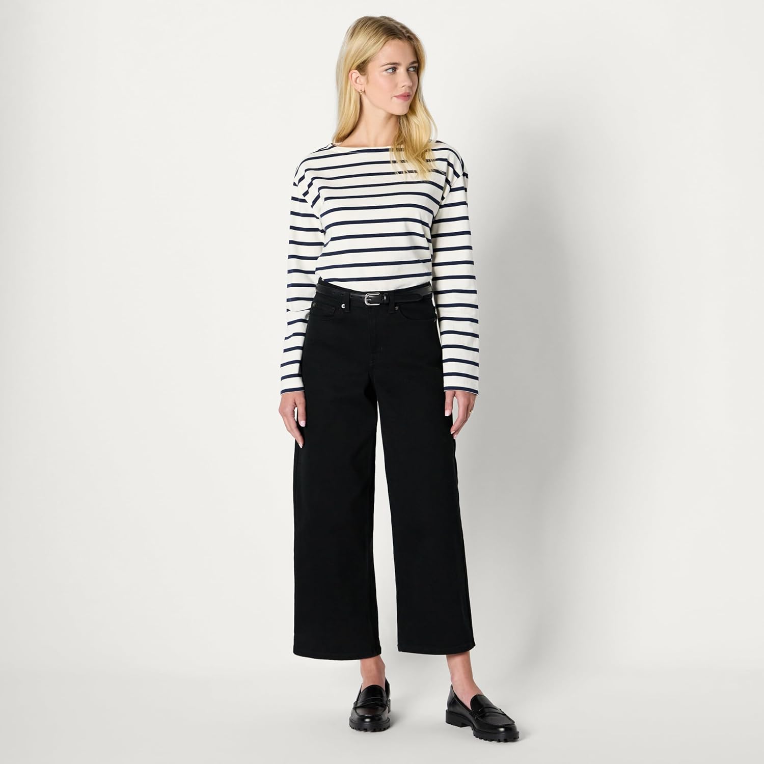 Amazon Essentials Women's High-Rise Wide Leg Crop Jeans - Image 3