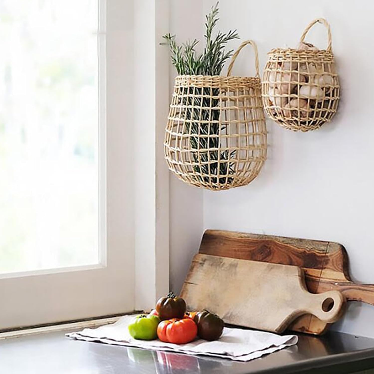 2 Pack Wall Hanging Rattan Basket， Flower Plants Basket，Hanging Onion Basket，Pantry Wicker Basket For Garlic, Potato，Hanging Basket Decorative Storage Baskets For Kitchen Bathroom(Beige)