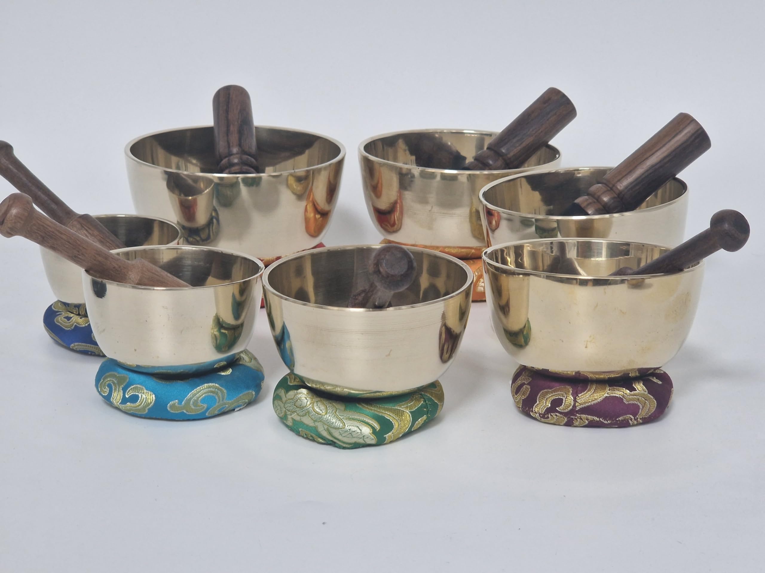 Tibetische Klangschalen Set 7-teilig Bronze Meditationsschalen Chakra Heilung Klangtherapie mit Schlägeln und Kissen