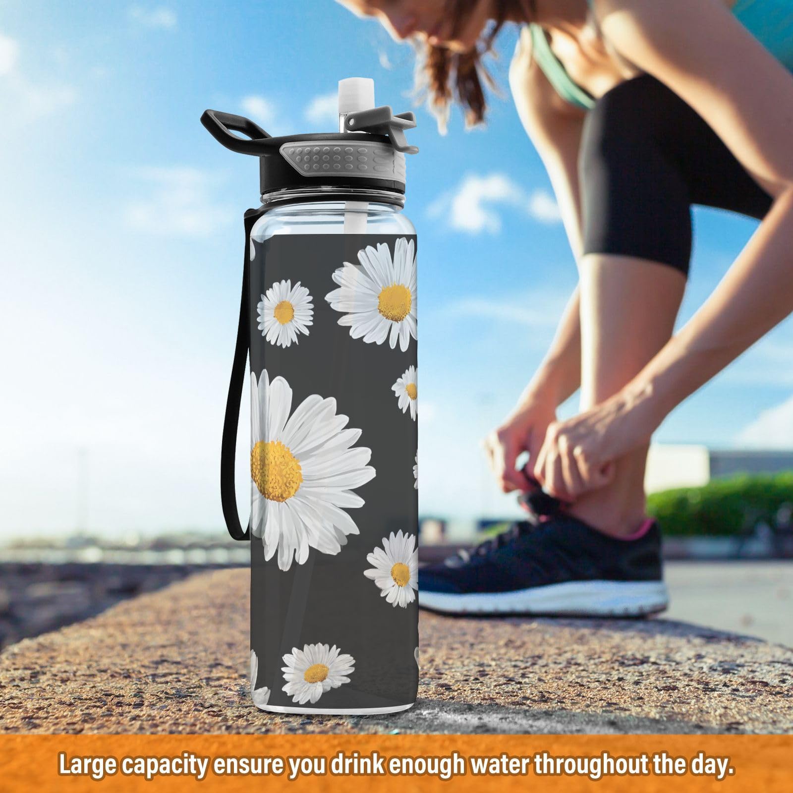 ALAZA Sport-Wasserflasche mit Gänseblümchen-Motiv, schwarzer Hintergrund, mit Strohhalm-Deckel, 900 ml, transparent, BPA-frei, Tritan-Kunststoff, auslaufsichere Krüge, großer Klappverschluss für