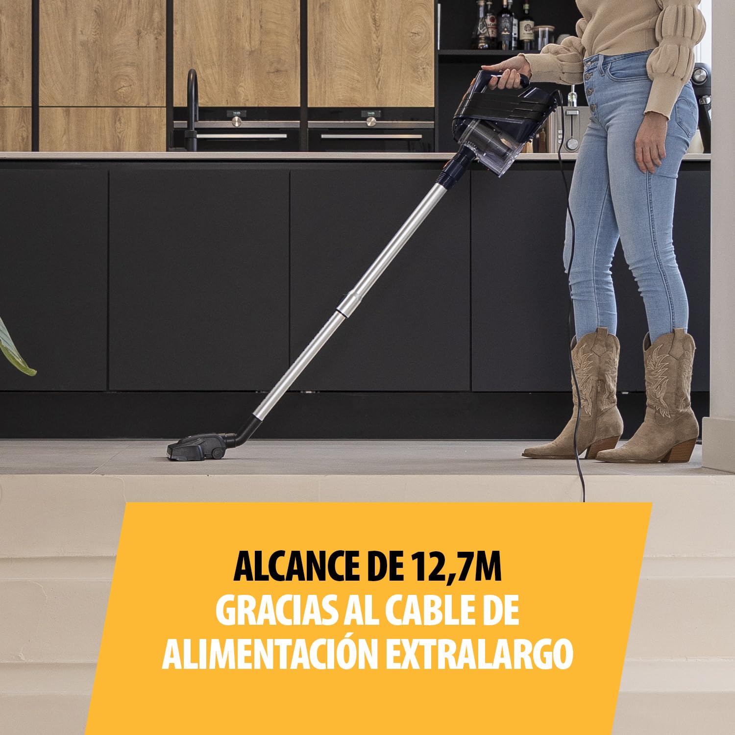 Tristar Aspirador de Varilla con Cable - función 2 en 1 - Principio multiciclón - Varilla telescópica - Accesorio Cepillo - sin Bolsa - SZ-2318