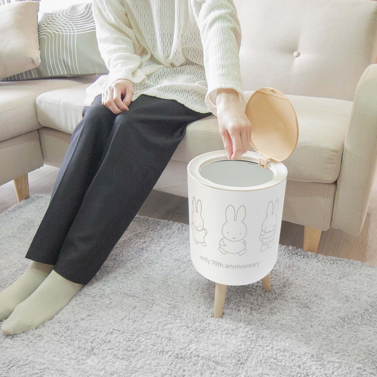 Amazon｜オカトー miffy ミッフィー 【70周年限定デザイン】 ゴミ箱