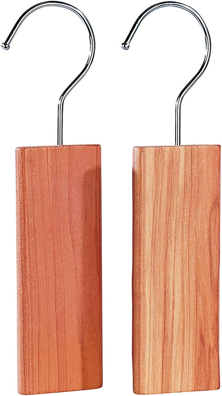 Infactory Moth Cedar Wood Blocks with Metal Hook, Set of 2