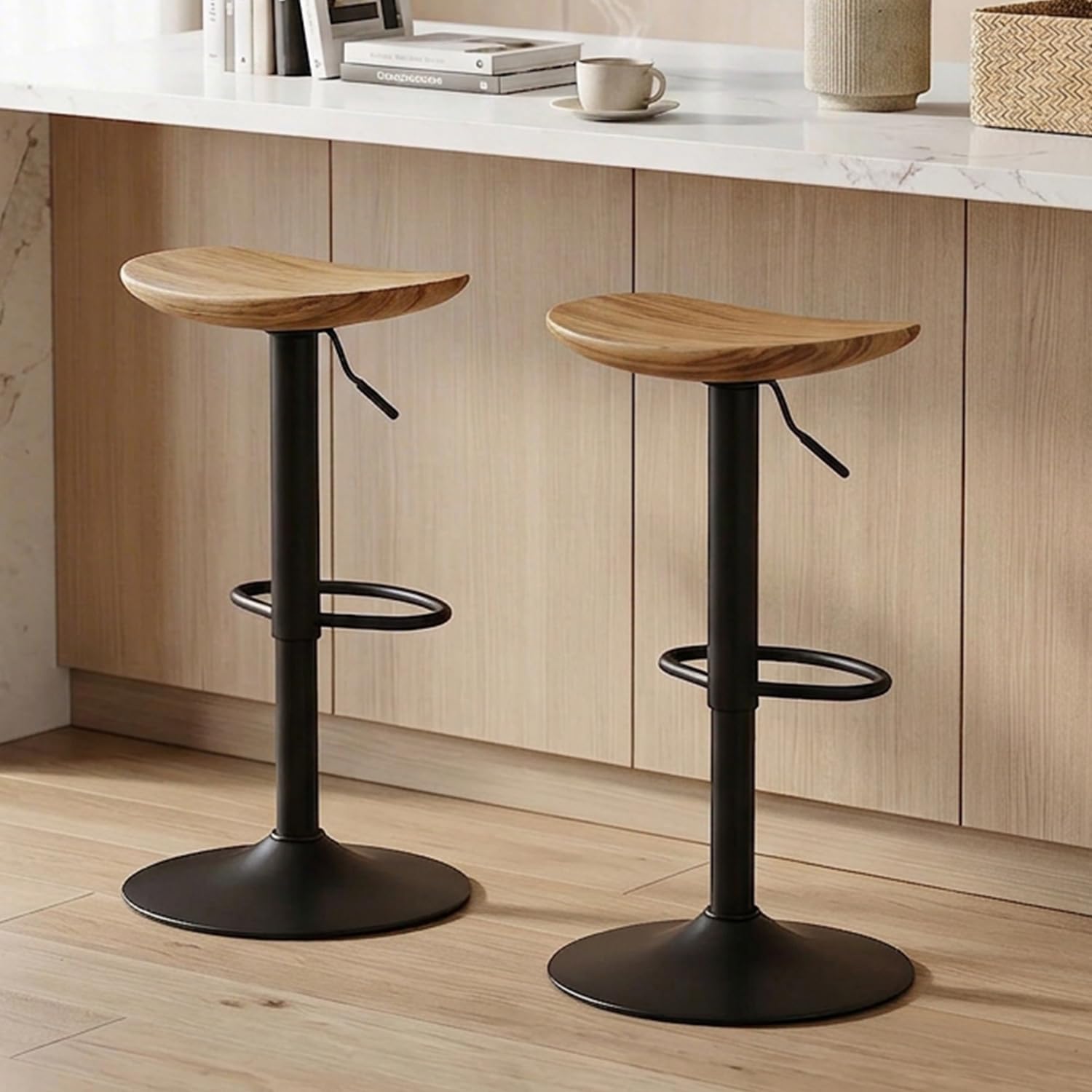 Kidol & Shellder Taburetes de Bar Juego de 2 de Madera Maciza Base Metálica Giratoria Ajustable en Altura Fácil de Montar Moderna Encimera de Cocina Industrial…