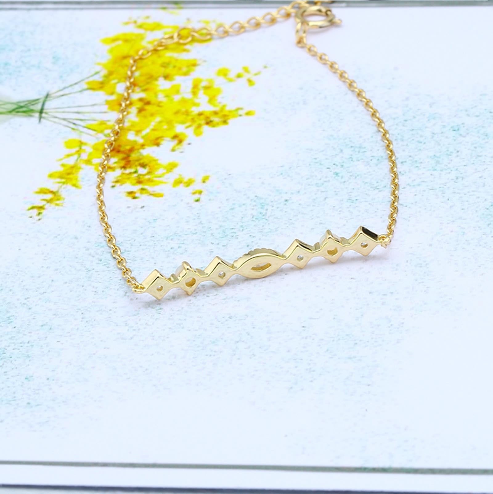 Au 375/585/750 - Bracciale in vero oro giallo con opale ovale classico