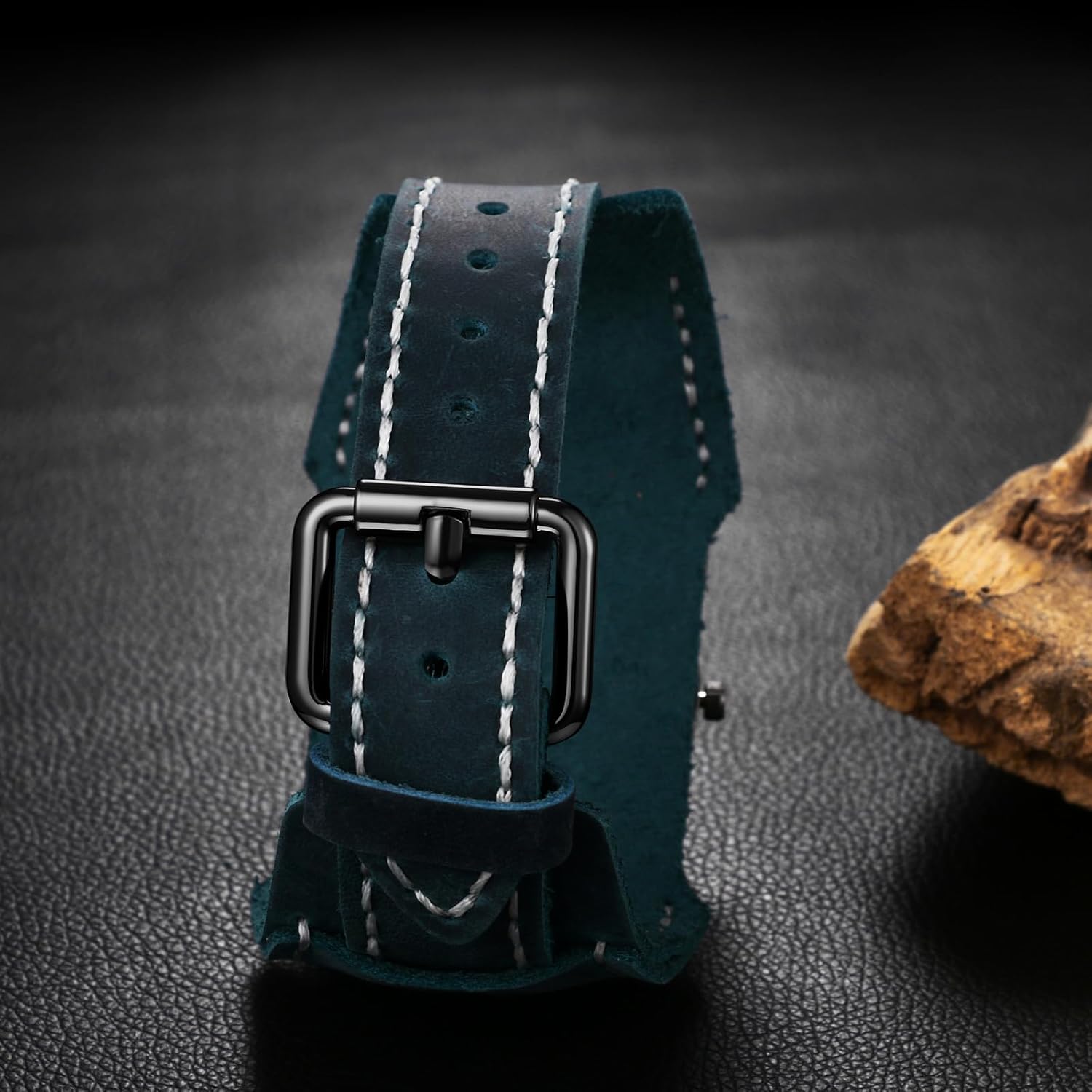 OIDEA Men's Steampunk Leather Cuff Watch: Men Women Vintage Punk Rock Skeleton Skull Wide Leather Band Quartz Wrsit Watches Halloween Motorcycle Watches