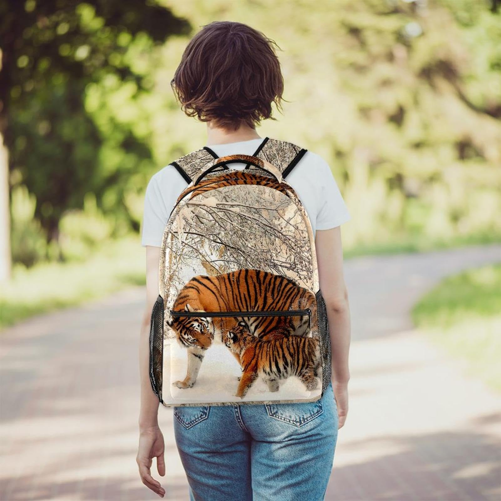 Zaino scolastico per uomini e donne, bella tigre che cammina sulla neve, borsa per computer portatile, leggera borsa per computer portatile, zaino casual per libri