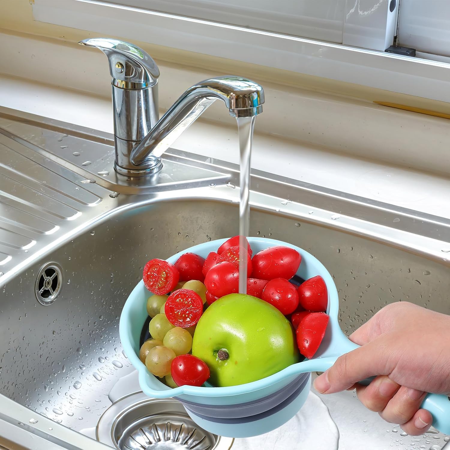 Folding Water Ladle Comfortable to Hold 2pcs Long Handle Plastic Scoop Easy to Clean Unique Design for Gardens and Rural Areas Kitchen Utensil