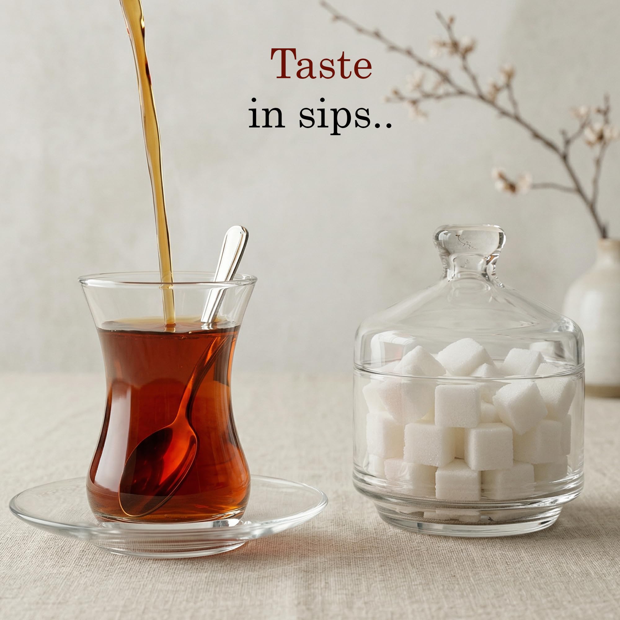 El juego de té turco tradicional de 19 piezas incluye: 6 vasos de té (4.3 onzas), 6 Soucers (Ø: 4.3), 6 cucharas de acero inoxidable y azucarero con cubierta de vidrio (8.5 onzas).