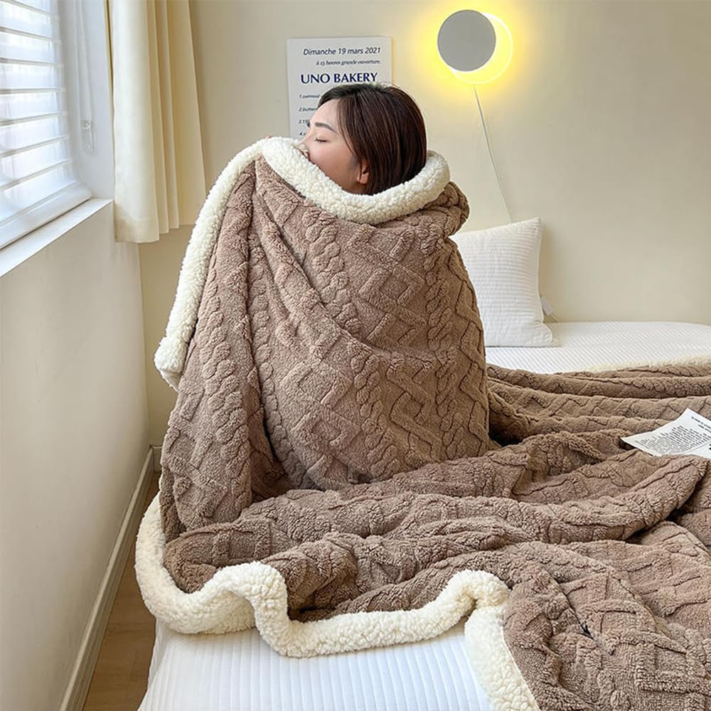 NUODWELL Manta de forro polar Sherpa – Manta mullida de doble cara suave y cálida de forro polar jacquard coral para cama, sofá, sofá (150 x 200 cm, café)
