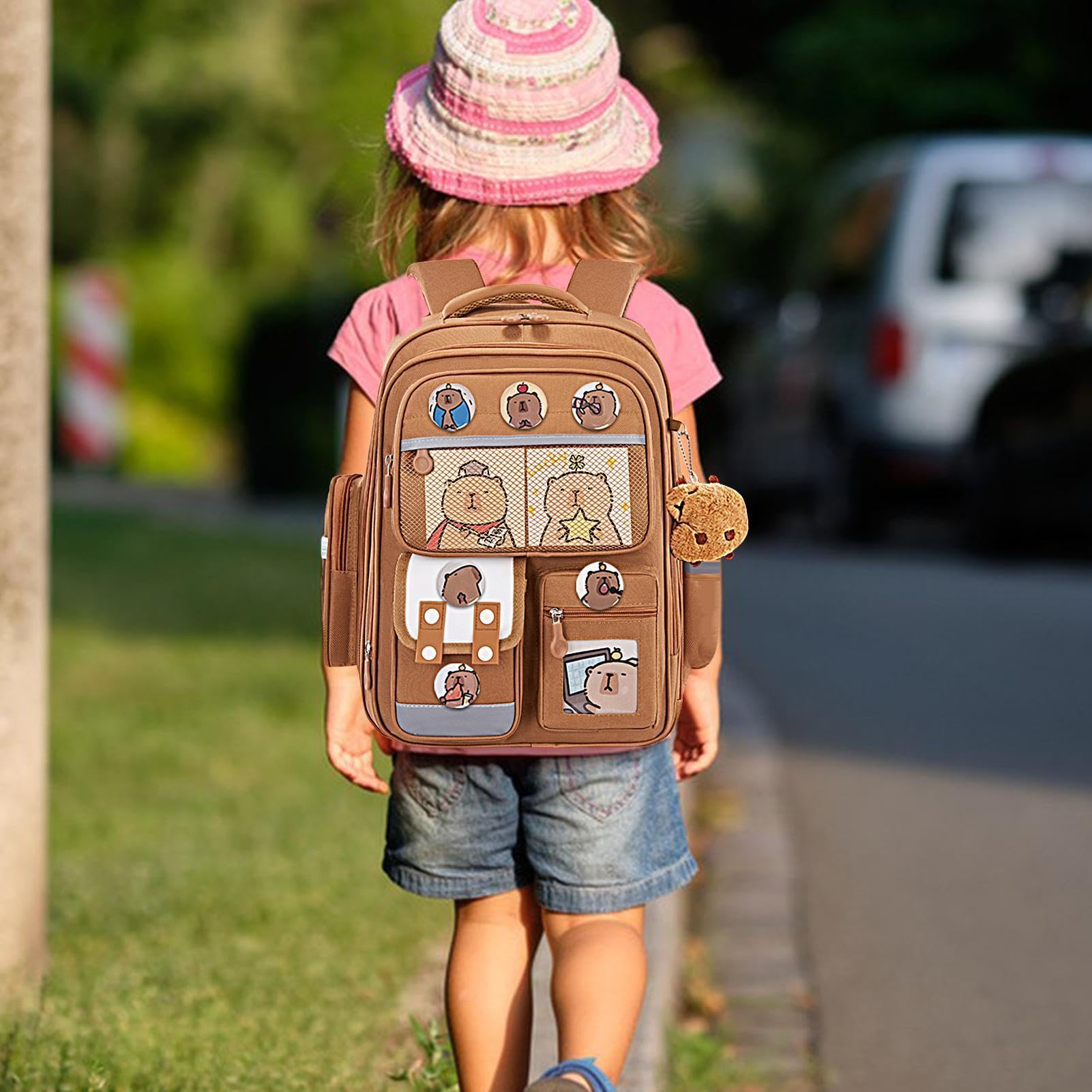 Zaino Divertente Zaino Criceto Multi-Scomparti Impermeabile E Colorato | Include Distintivi, Ciondoli per Bambini, Ragazzi, Libri, Cancelleria, Scuola, Viaggio