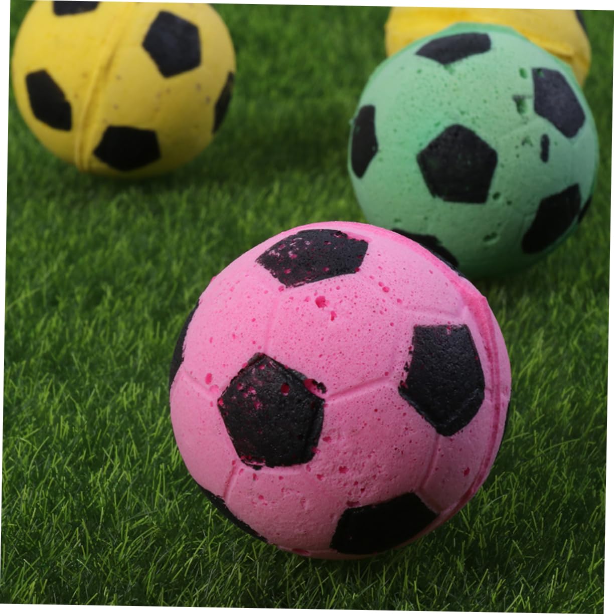 FRCOLOR 3 Sets Katzenspielzeug Aus Eva-Material Für Kätzchen Hüpffußballspielzeug Lustiges Kätzchen-Design Haustierspielzeug Zur Kratzprävention 12 Stück * 3