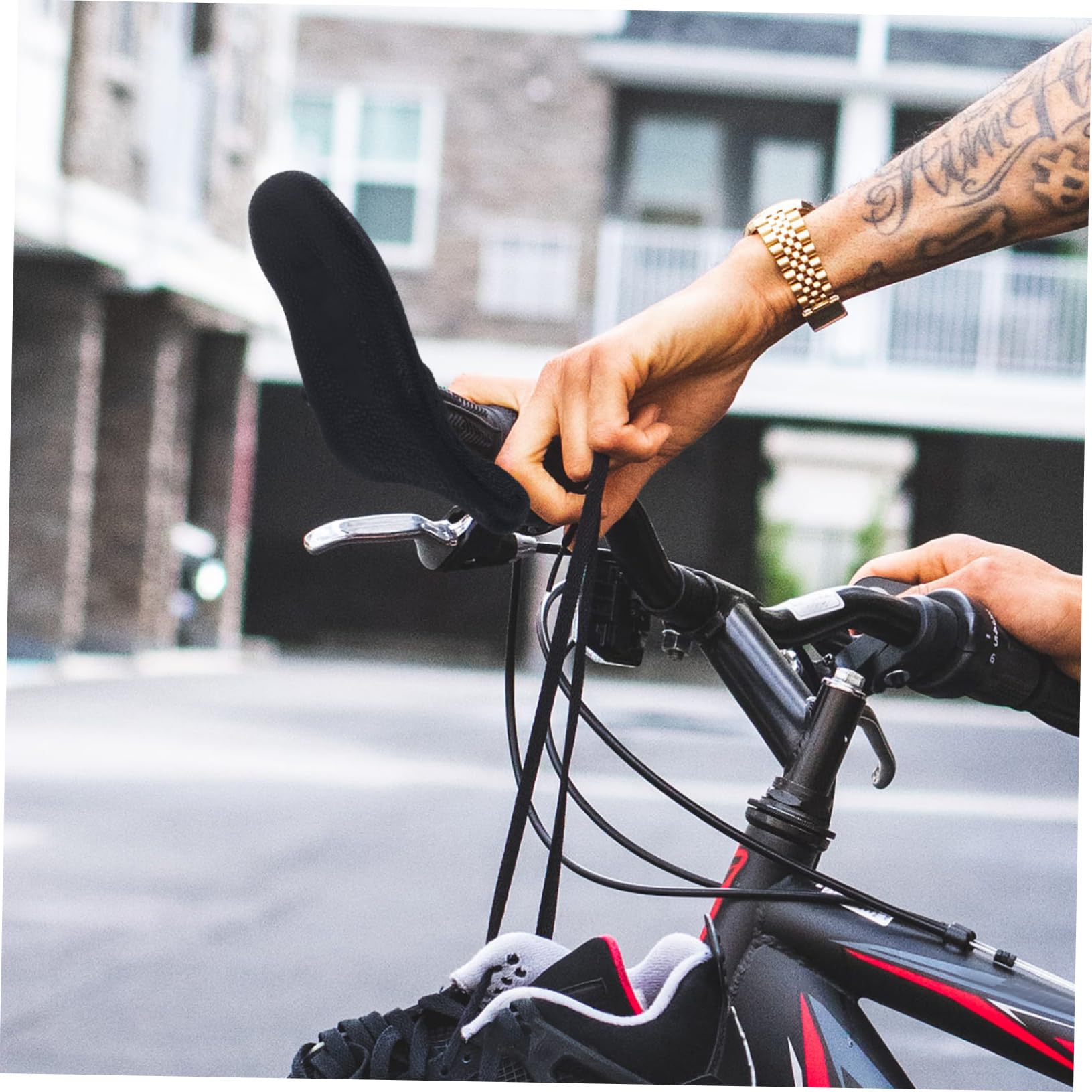 UKCOCO Poignées de Vélo pour Mountain Bike de Poignées Ergonomiques Antidérapantes Accessoires de Cyclisme pour Confort Optimal Lors de Longues