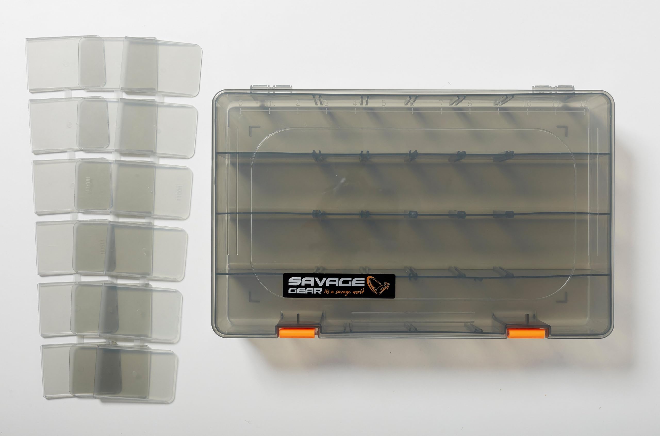 Savage Gear Specialist Shoulder Köder Tasche - Kompakte Angel-Umhängetasche mit UV-geschützten Köderboxen, ergonomischem Tragegurt, perfekt für Mobile Angler, Boots- und Uferangeln 16L