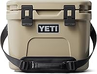 Vista 23 de YETI Roadie 15 - Enfriador duro con correa de hombro DoubleDuty