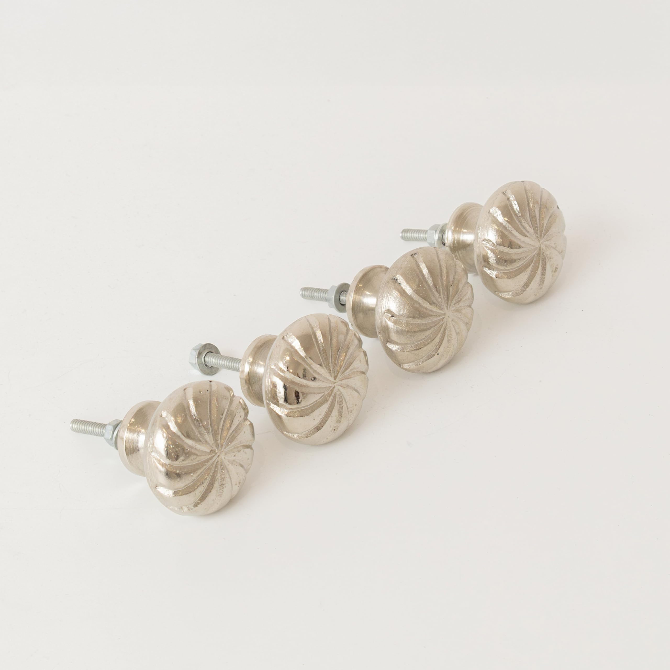 Melody Maison Silver Set Of 4 Large Swirl Drawer Knobs