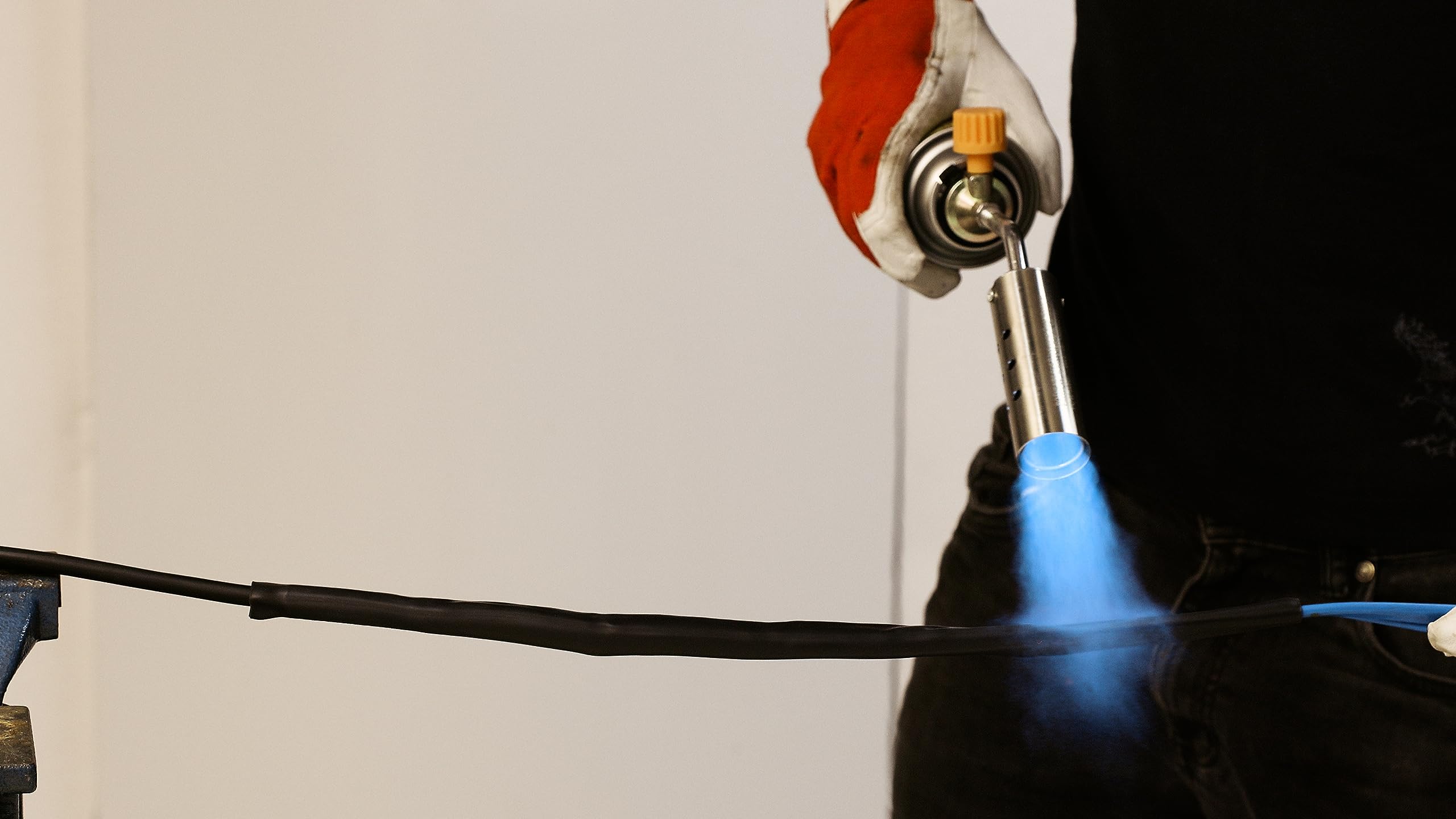 ROTHENBERGER Industrial Schrumpfbrenner 1300 °C mit 1 x RoButan Gaskartusche 393 ml | Gasbrenner | Lötbrenner | Schweißbrenner | Bunsenbrenner | Abflammgerät | einstellbare Flamme