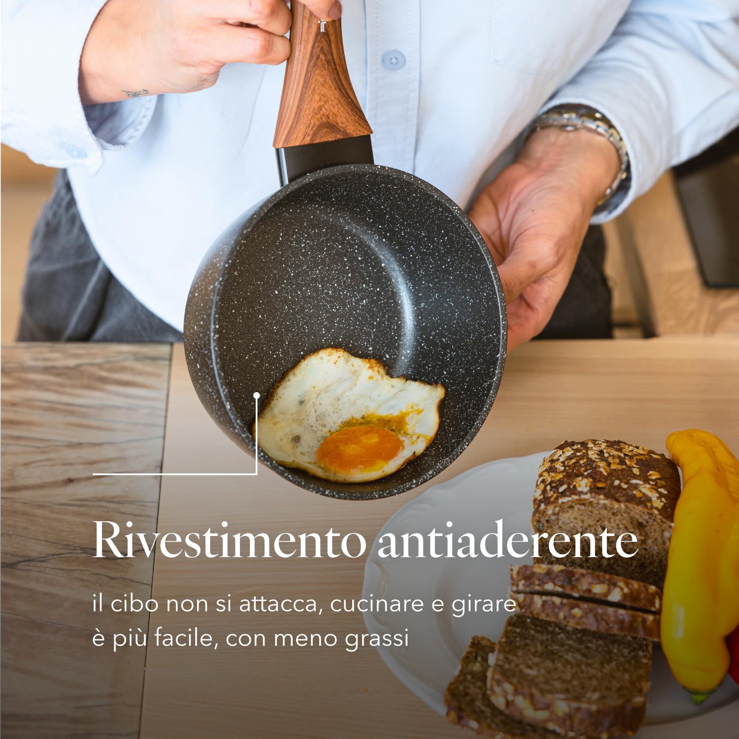 FLORINA MASTER BLACK Casseruola in alluminio 16 cm 1L | Rivestimento antiaderente | Per tutti i tipi di piano cottura, compresa l'induzione | ergonomico soft-touch | Coperchio con bordo in silicone