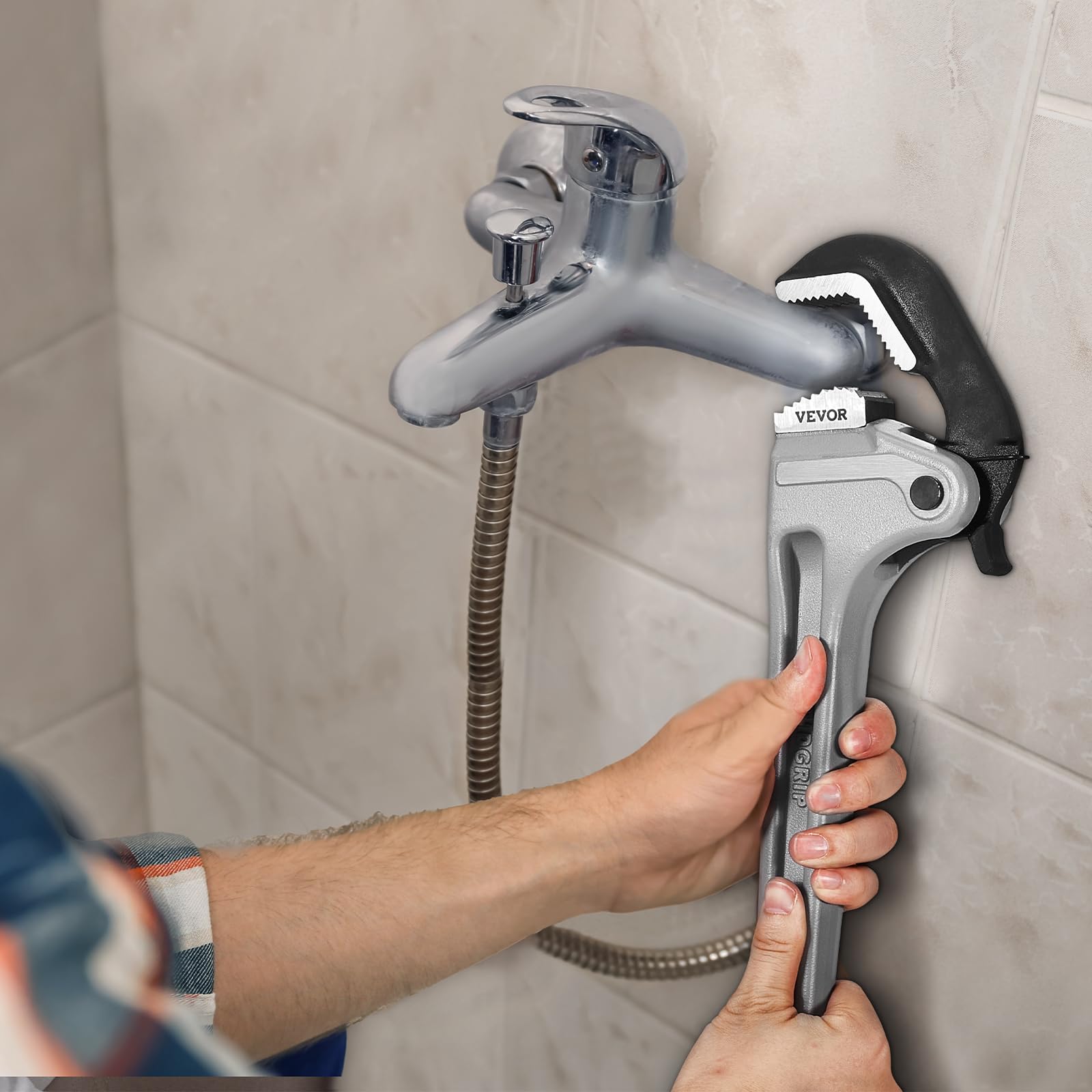 VEVOR Clé Serre Tubes Droite 45,7 cm, Tuyau à Griffe en Aluminium, Clé de Plomberie avec Réglage Automatique de la Mâchoire, Portable et Poignée Ergonomique, pour Conduites d'Eau, Réparations Auto