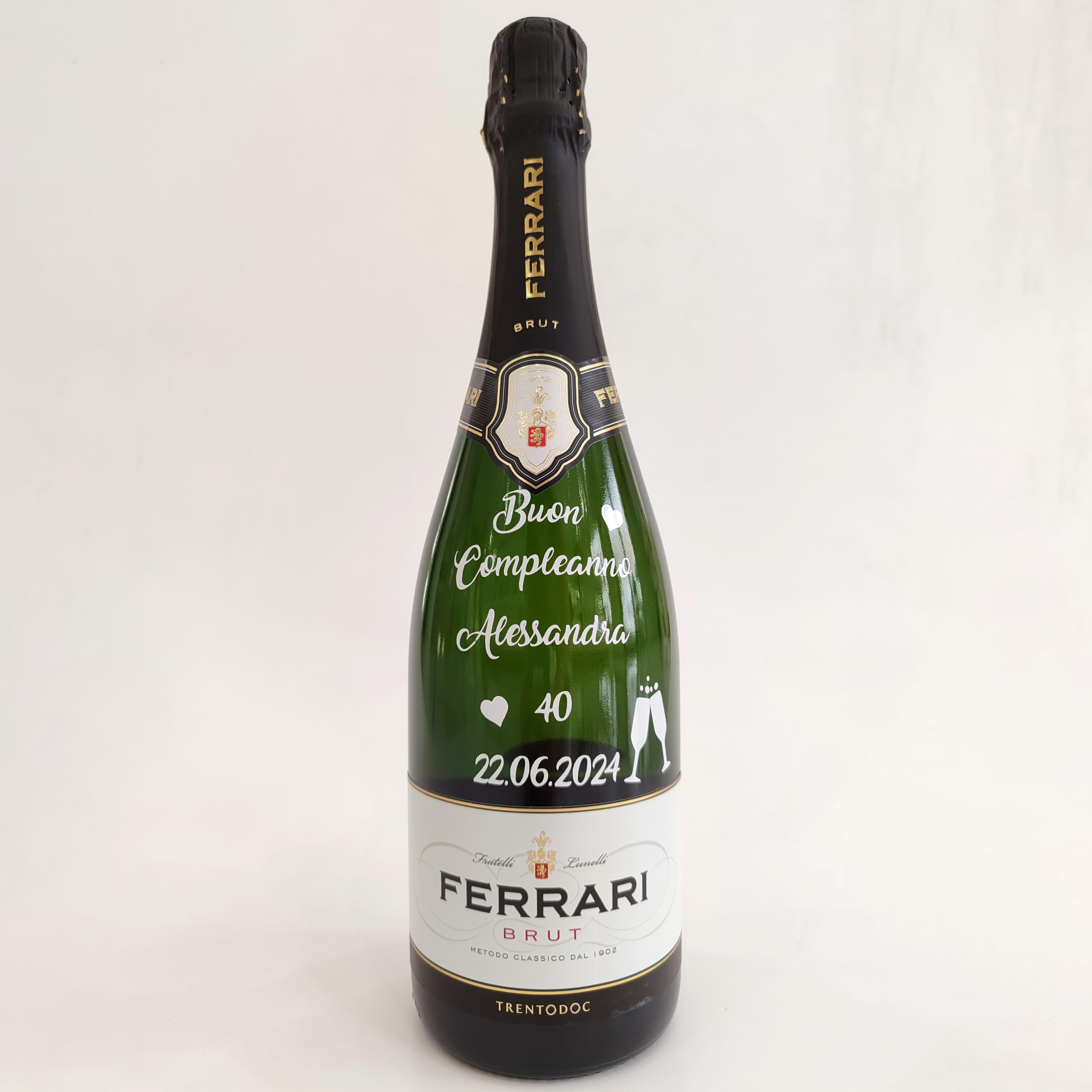 Generico Bottiglia Brut Spumante con Scritta ed Emoticon Personalizzabili, Fiocco con Dettaglio Unico da Scegliere in Fase di Personalizzazione