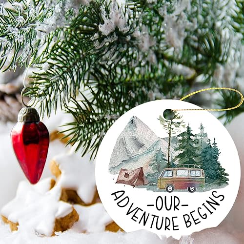 Miniatura 5 de Primer adorno de Navidad, recuerdo rústico con tienda de campaña y árbol verde, 2021, 1 aventura de Navidad, regalo de boda para parejas recién