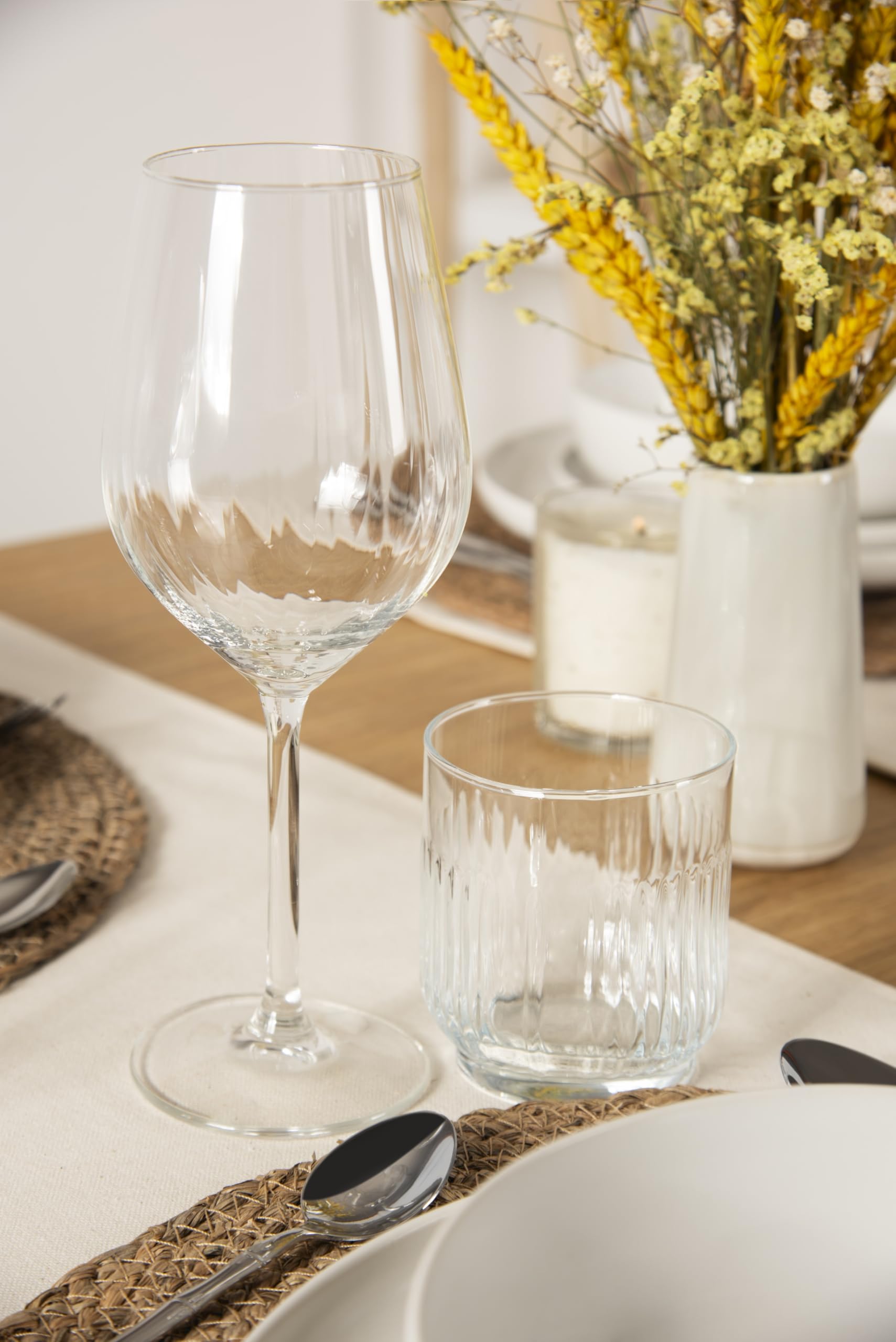 Excelsa Alba - Juego de 6 copas de vino de cristal, 500 ml, cristal transparente con tallo largo