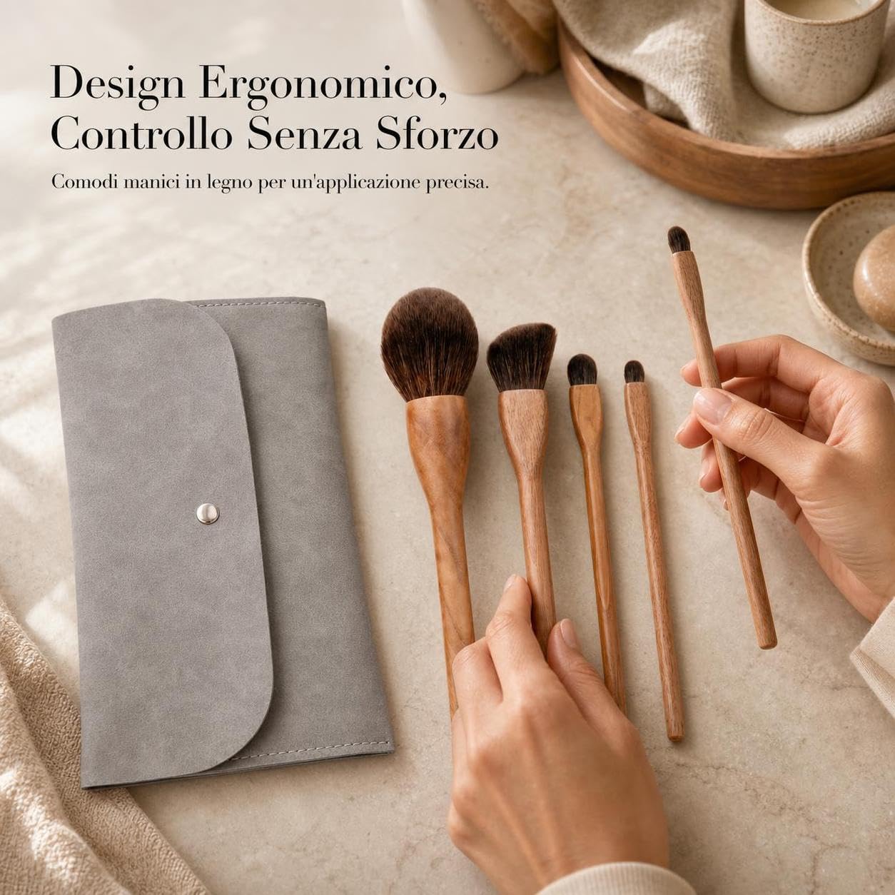 Kit Pennelli da Trucco Professionali con Manico in Legno e Fibra Sintetica per e Trucco, per bellezza - per uso quotidiano, Set di 5 pennelli quotidiani con borsa a busta grigia