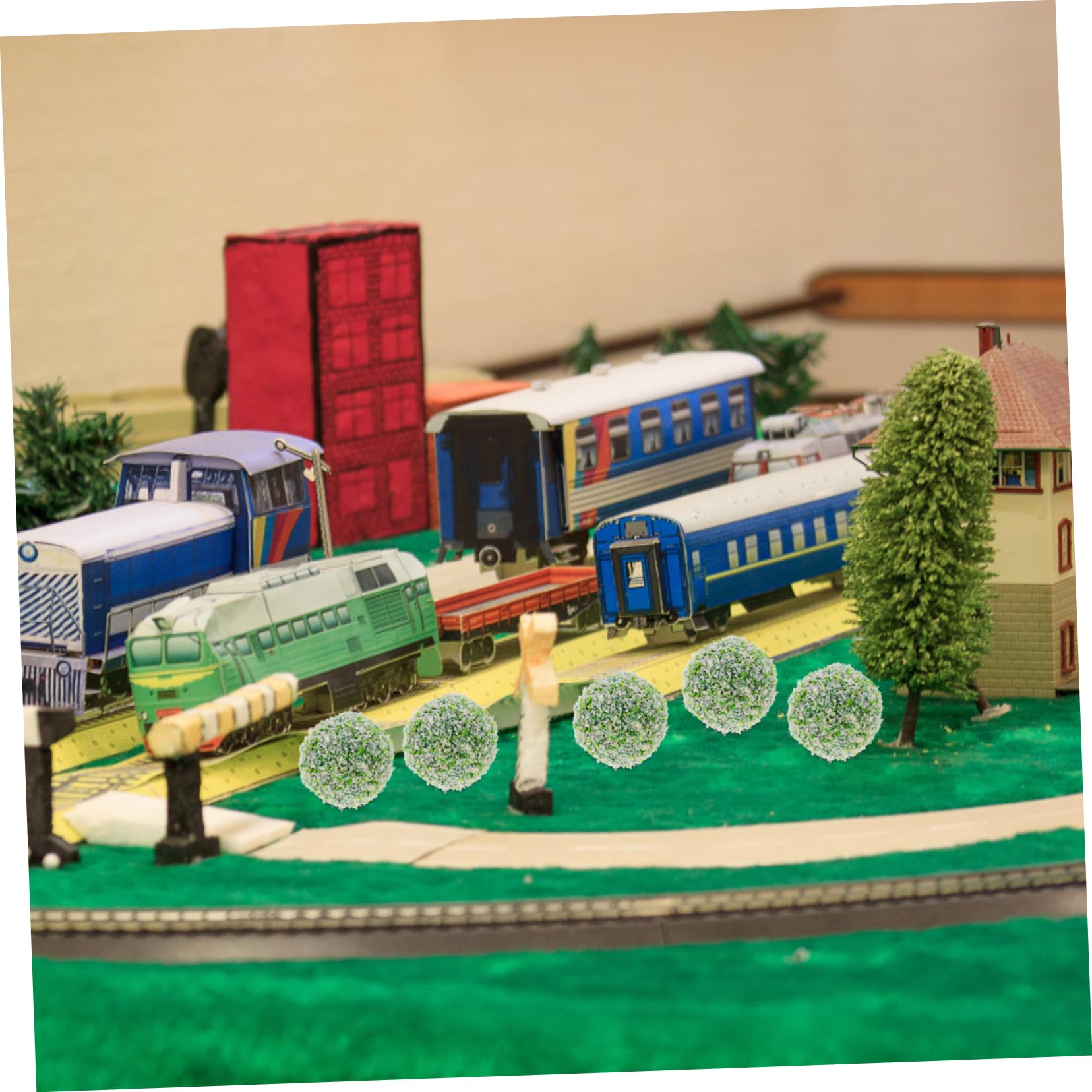 ERINGOGO 10pcs Miniature Shrub for Sand Table Landscaping Lifelike Vegetation Clusters for House Decor and