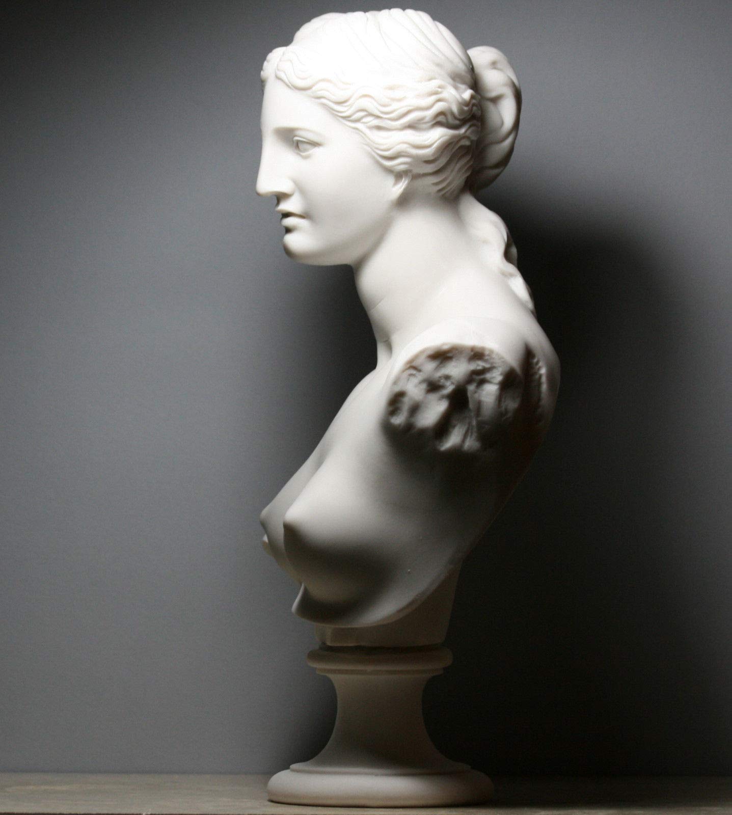 Aphrodite Göttin Venus de Milo Büste Kopf aus gegossenem Marmor, griechische Skulptur, Reinweiß, 53 cm