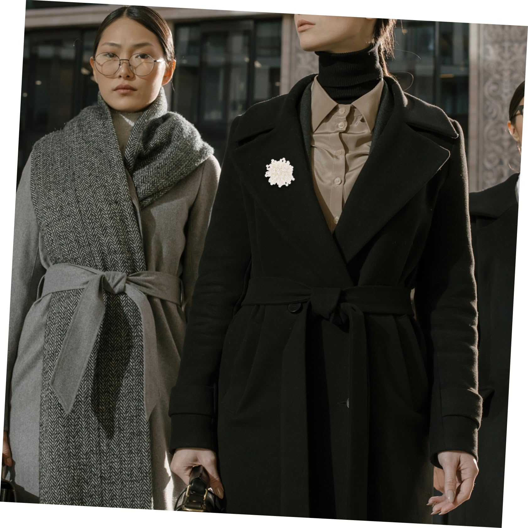 SEWACC Pearl Decor 4pcs Decorative Accessories Crystals Decor Pearl Brooch Beaded Trim Iron on Sewing Applique Crystal Accessories Crystal Decors Neckline Decors Beading Clothing