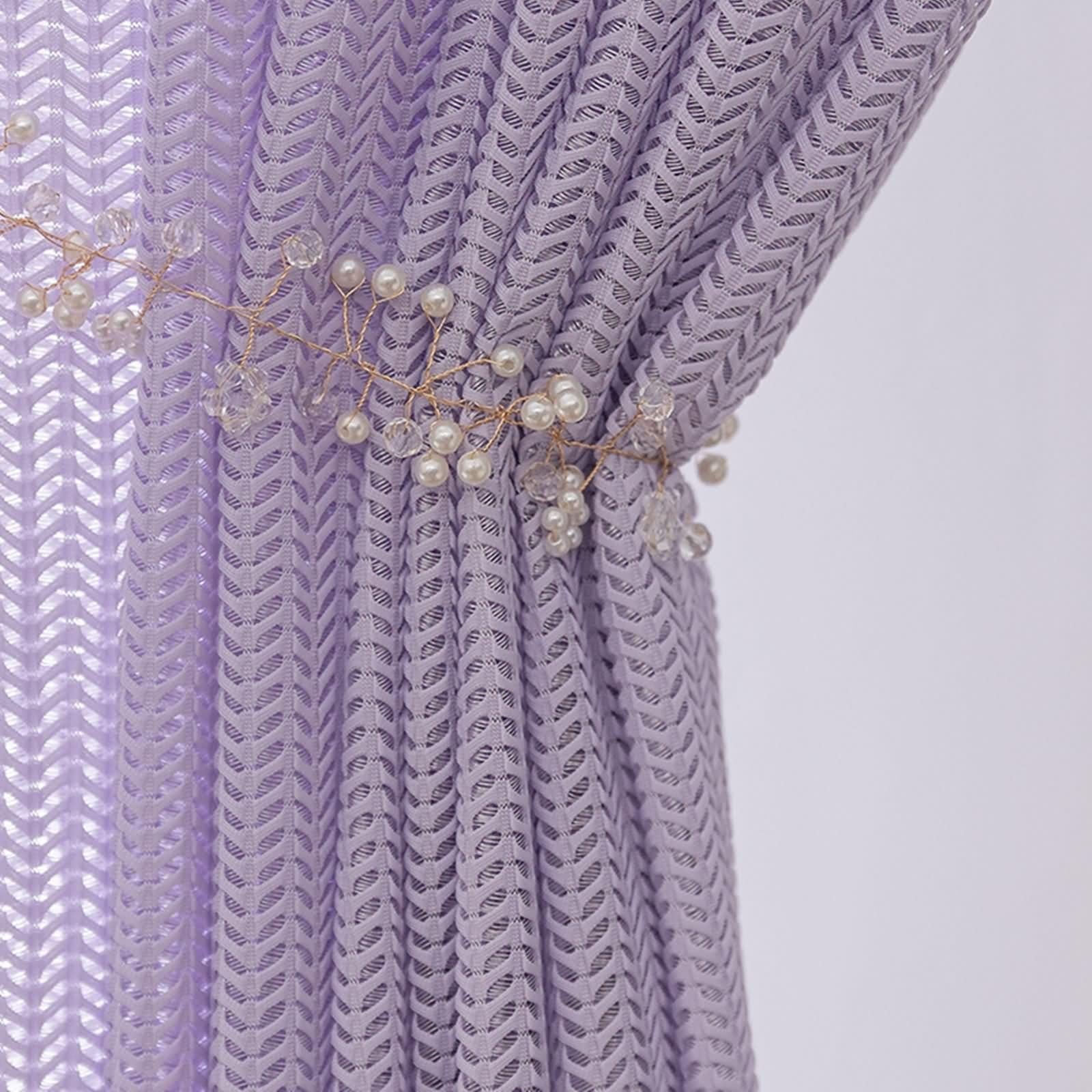 Rideau semi transparent violet à texture chevrons finitions soignées